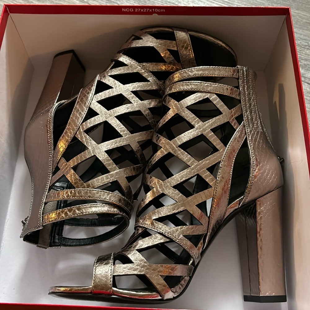 Guess heels
